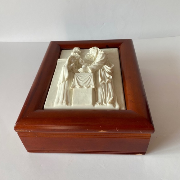 3D Alabaster Religious Plaque Inlaid in Wooden Jewelry Box Vintage - Picture 5 of 10